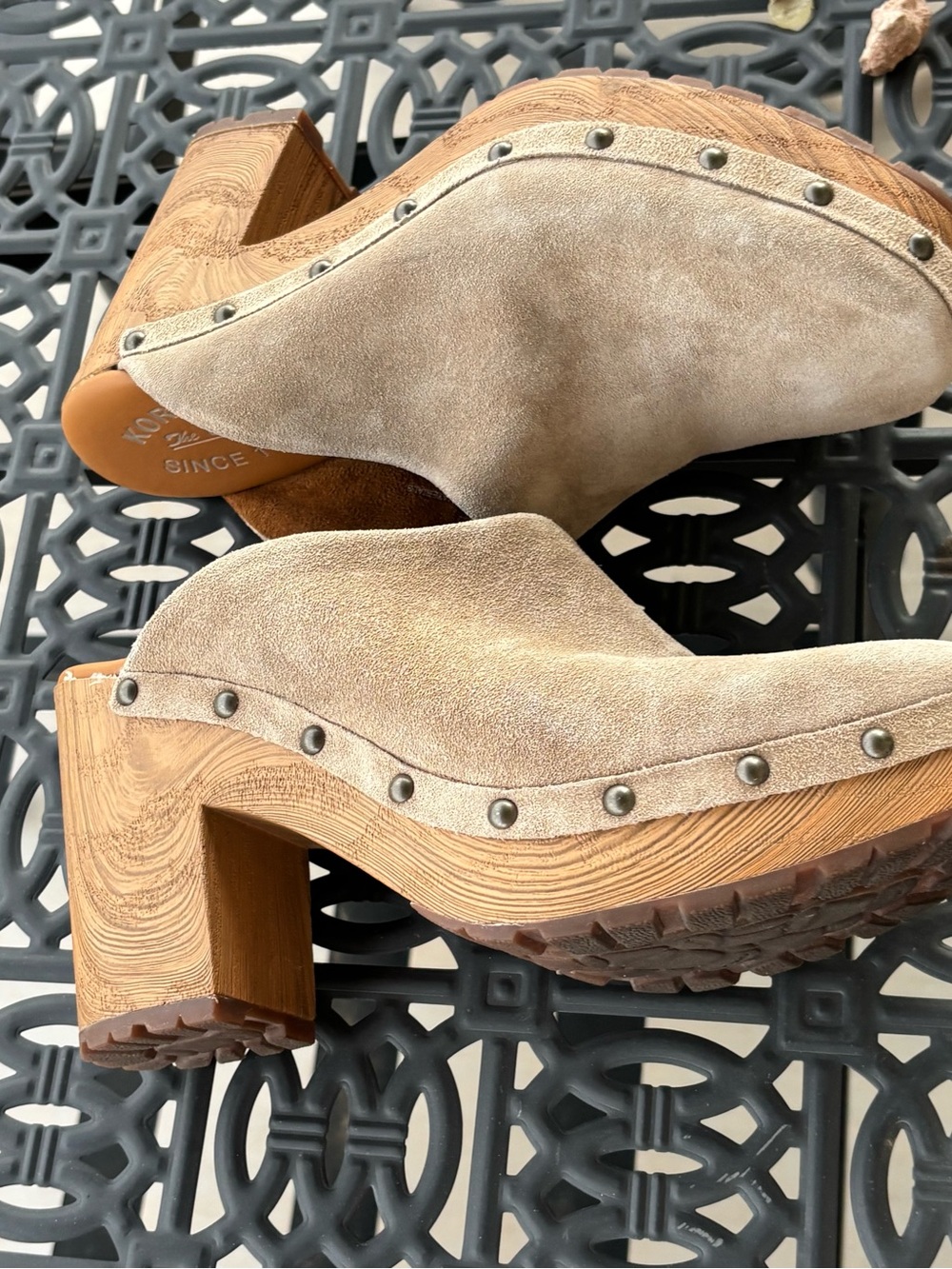 Kork-Ease sand tan studded suede leather clogs Sz 7 - Picture 5 of 11